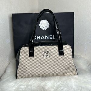💯Authentic Chanel Cream & Black Patent Leather & Knit Quilted Bowler Bag🍀